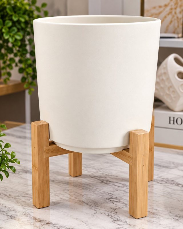 Big Pot on Stand